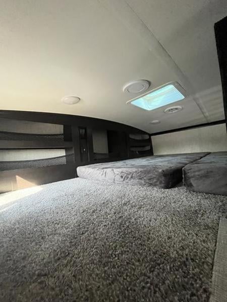New 2023 Jayco North Point 373BHOK - photo - 21