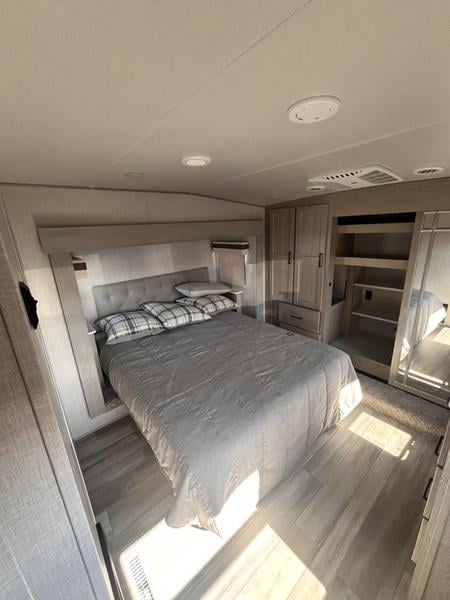 New 2023 Forest River Rockwood Signature 8294BS - photo - 44