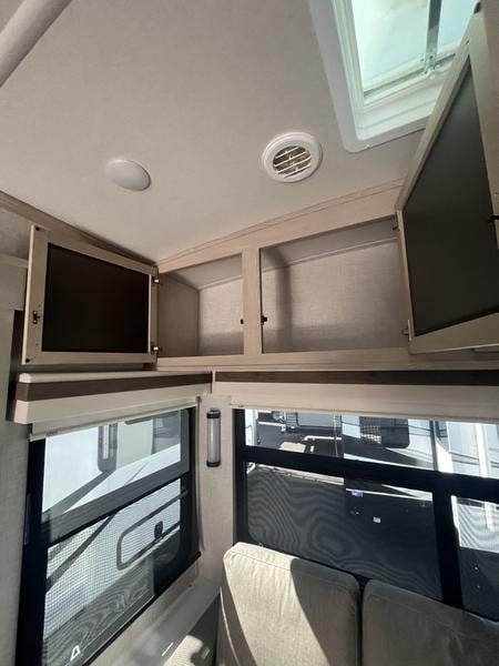 New 2023 Forest River Rockwood Signature 8294BS - photo - 24
