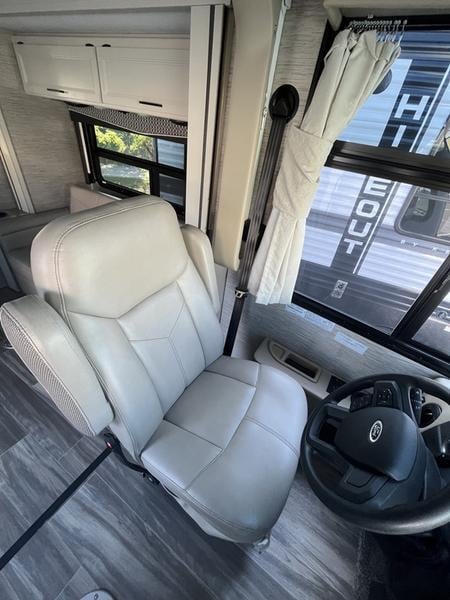 Pre-Owned 2022 Thor Motor Coach Vegas® RUV 24.1 - photo - 13