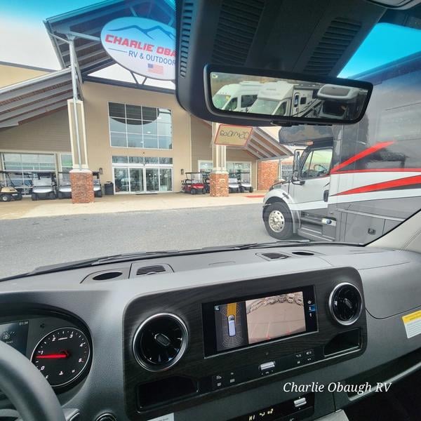 New 2025 Midwest Automotive Designs D6 - photo - 12