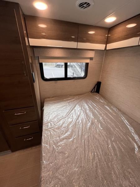 New 2023 Jayco Melbourne Prestige 24NP - photo - 38