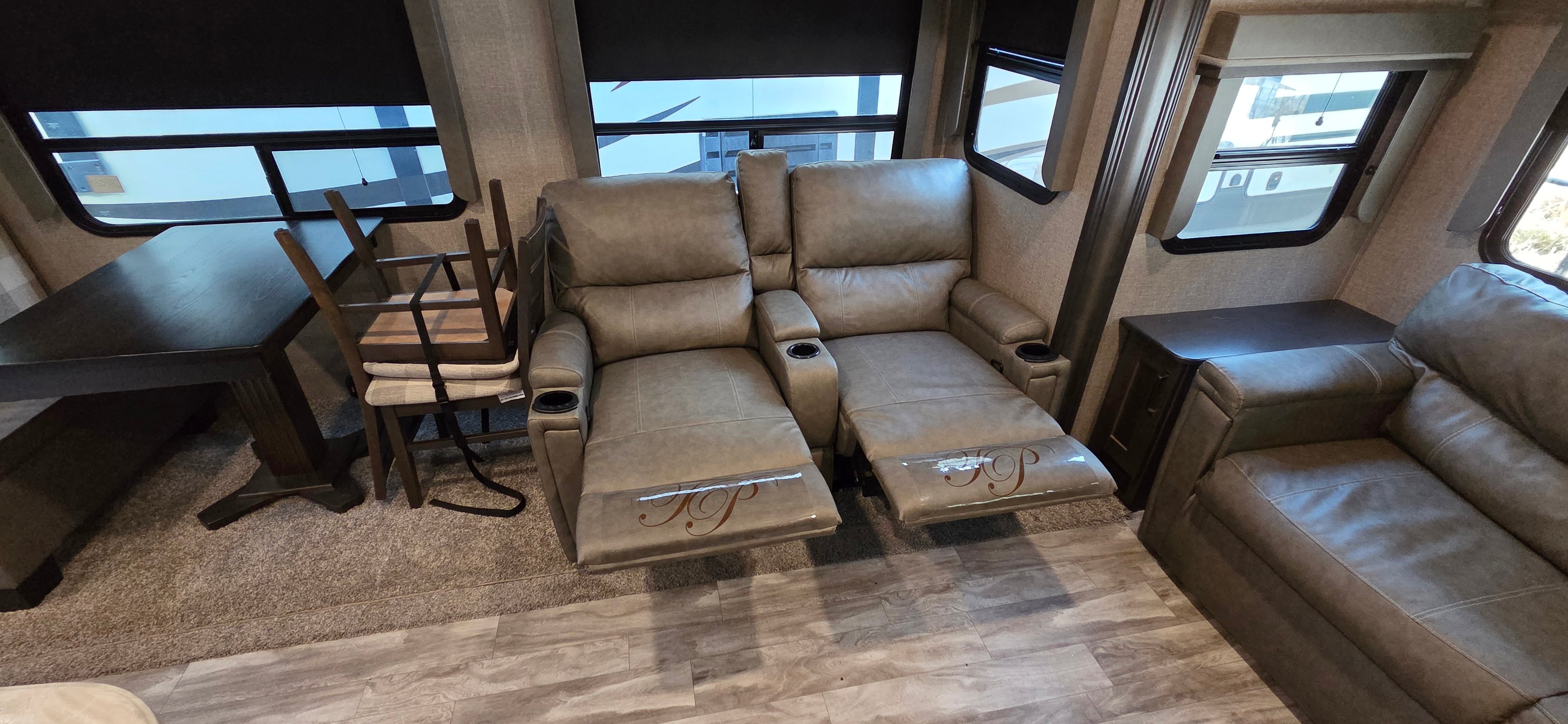 Pre-Owned 2022 Grand Design Reflection 150 295RL - photo - 8