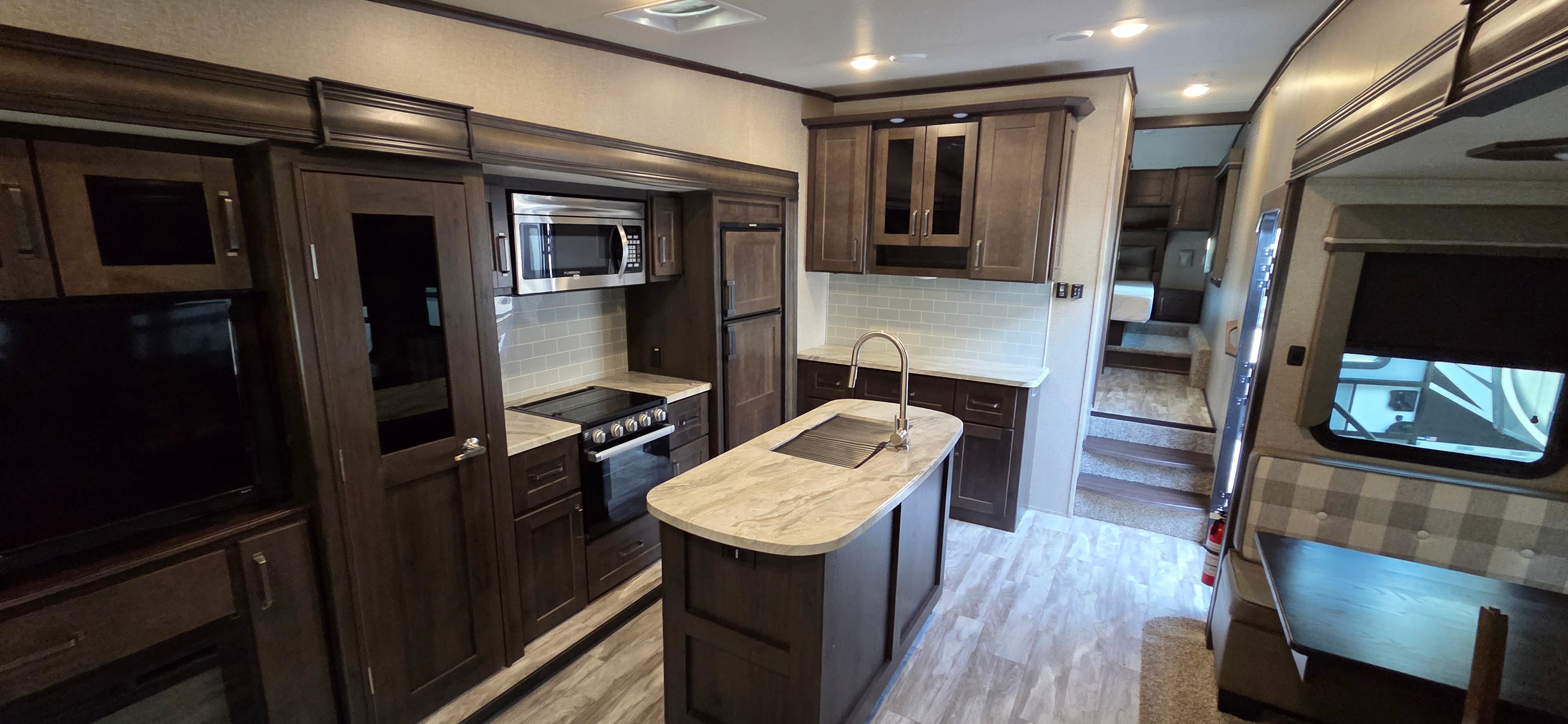 Pre-Owned 2022 Grand Design Reflection 150 295RL - photo - 10