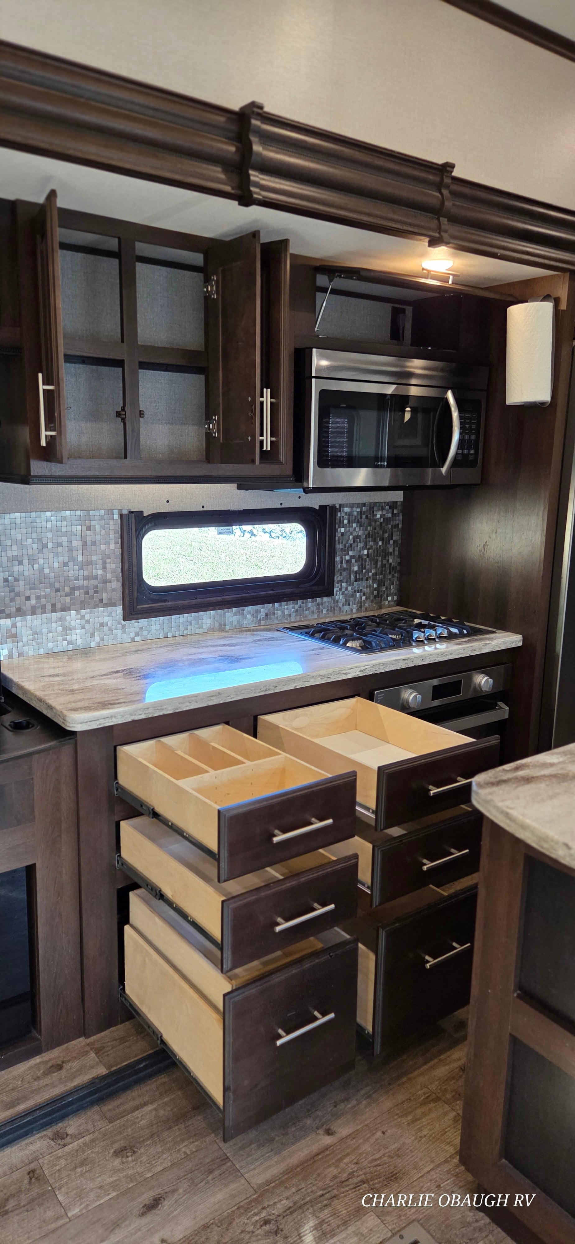 Pre-Owned 2020 Jayco North Point 381DLQS - photo - 17
