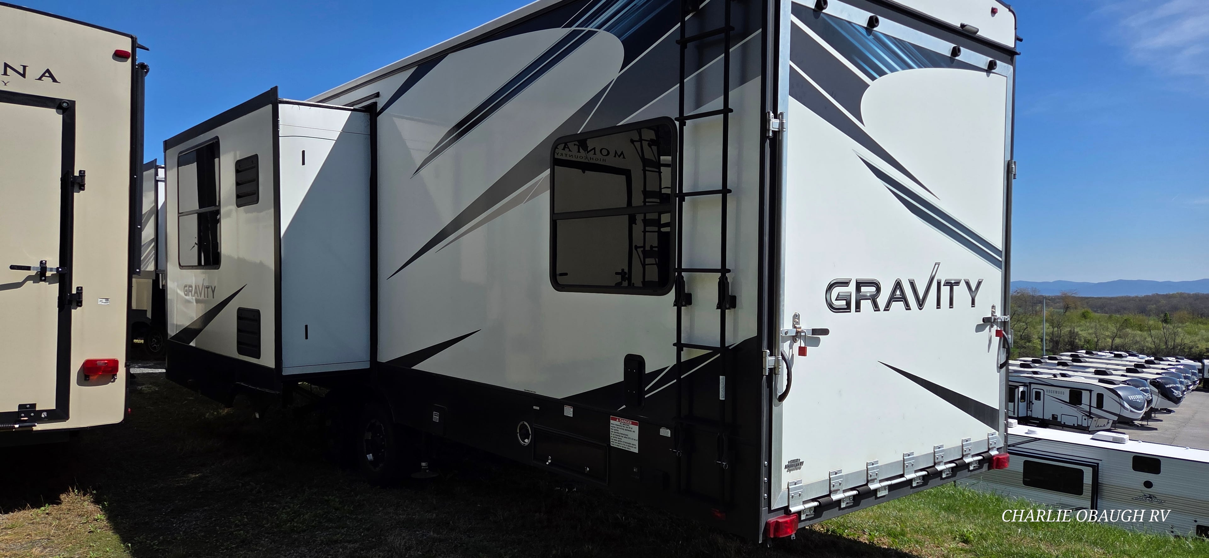 Pre-Owned 2022 Heartland Gravity 3640 - photo - 5