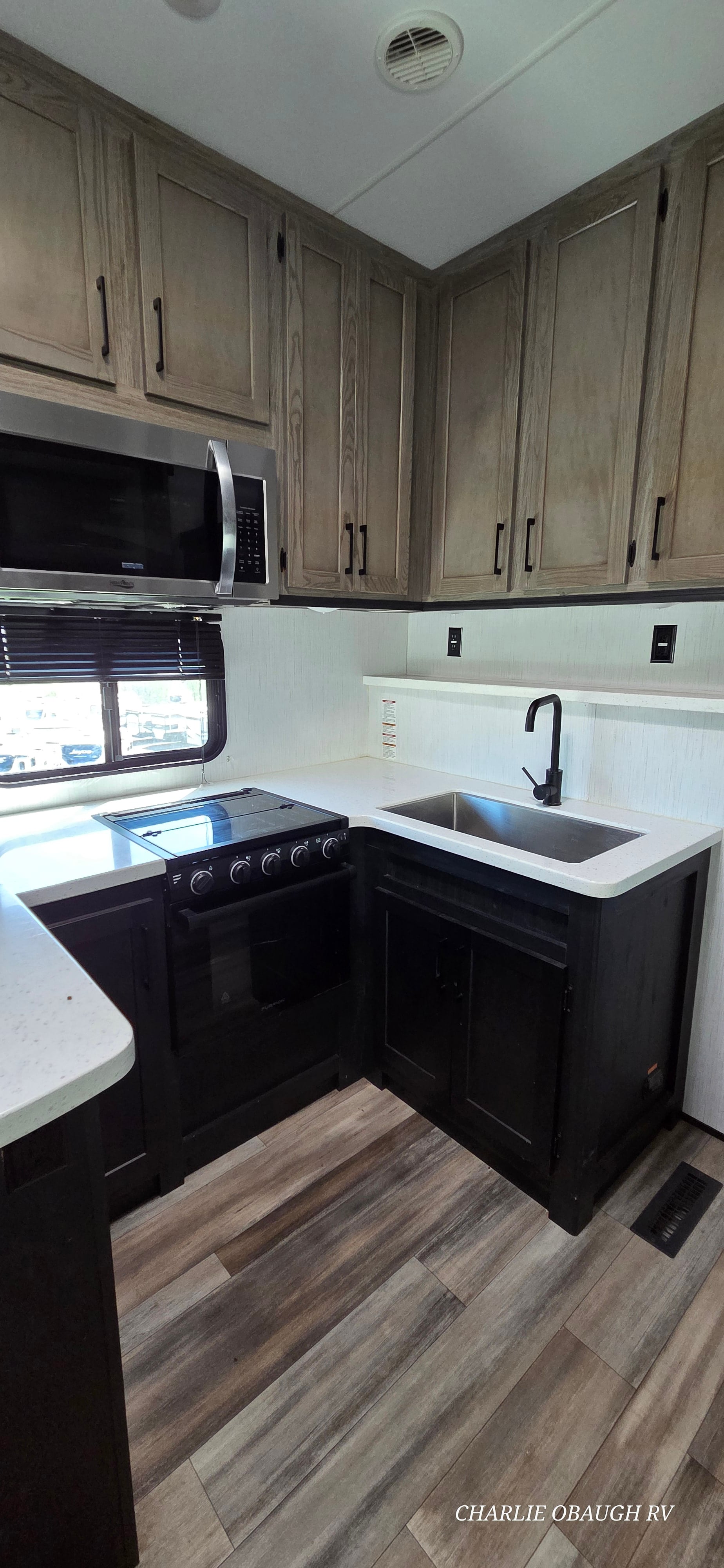 Pre-Owned 2022 Heartland Gravity 3640 - photo - 12
