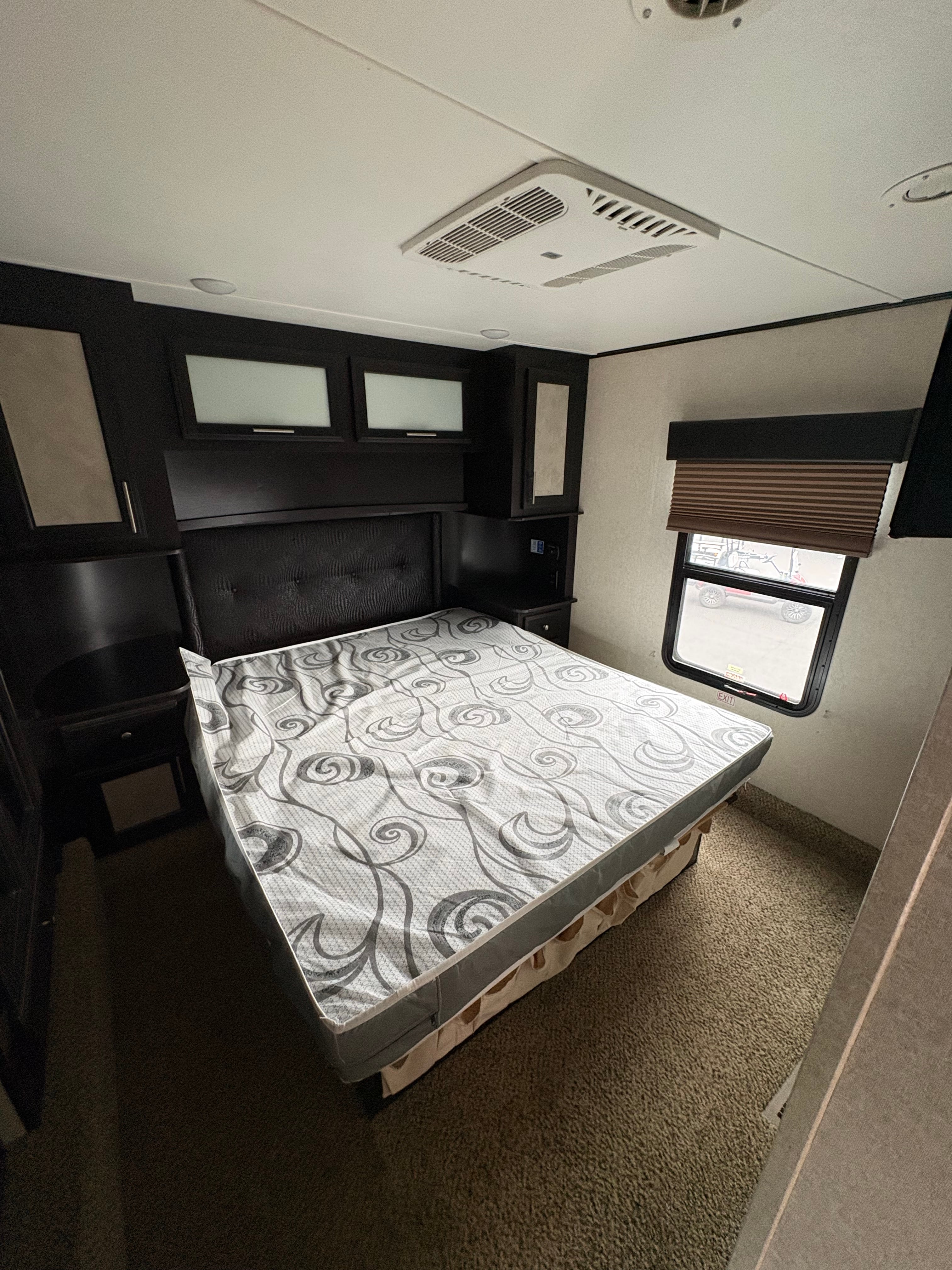 Pre-Owned 2017 Jayco Seismic Wave 310W - photo - 13