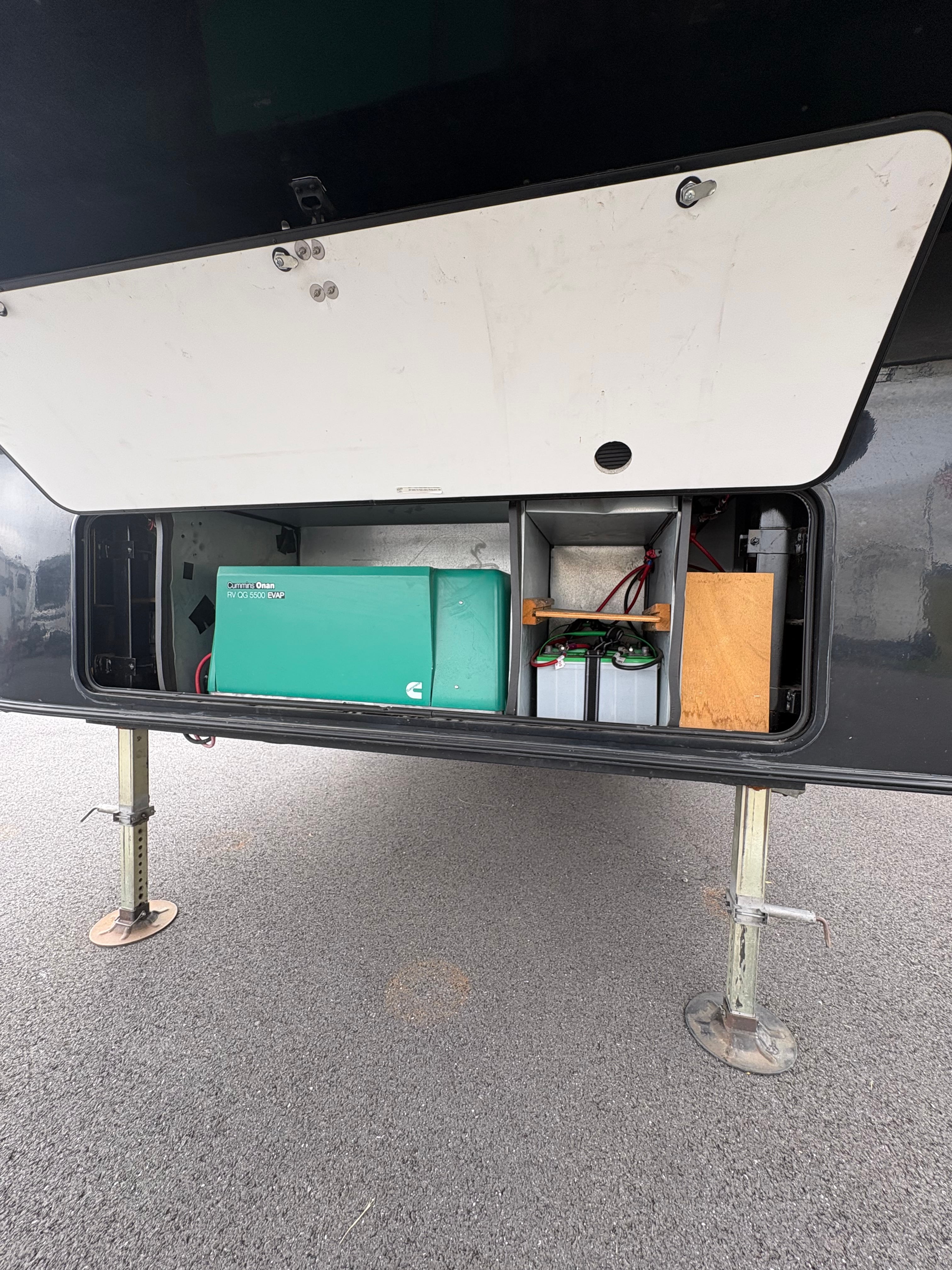 Pre-Owned 2017 Jayco Seismic Wave 310W - photo - 32