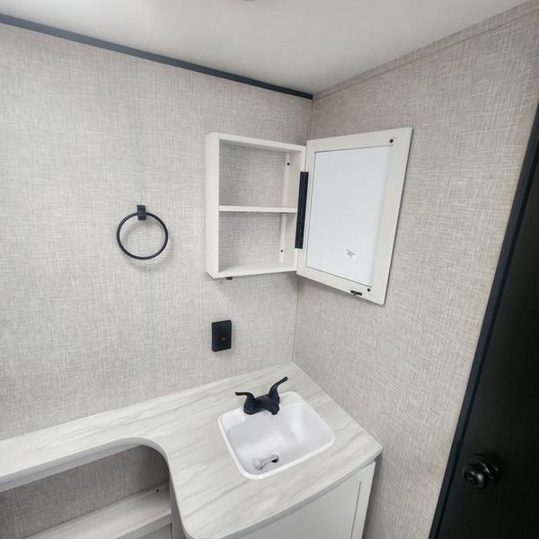 New 2025 Jayco Jay Flight SLX 380DQS - photo - 30