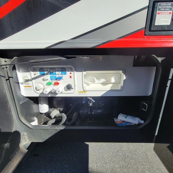 Pre-Owned 2020 Jayco Seneca 37HJ - photo - 10