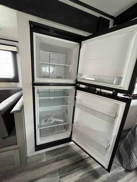 New 2024 Jayco Jay Feather 24BH - photo - 25