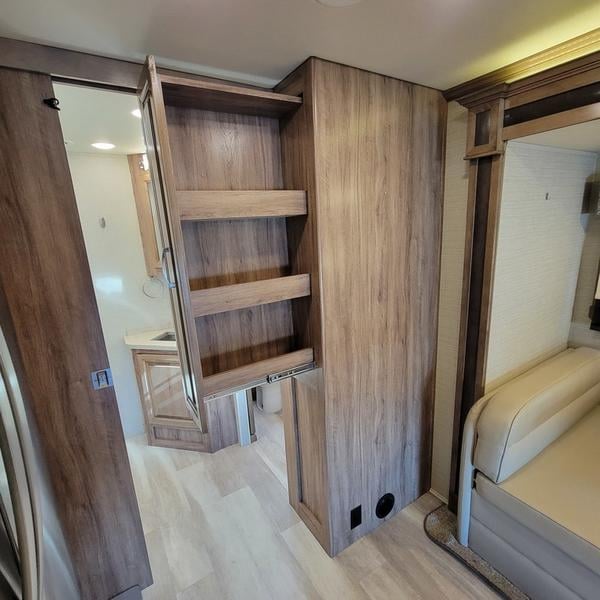 Pre-Owned 2020 Jayco Seneca 37HJ - photo - 32