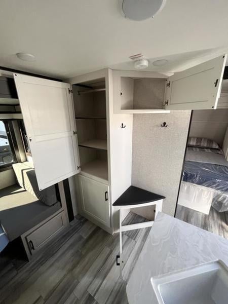 New 2024 Jayco Jay Feather 27BHB - photo - 27