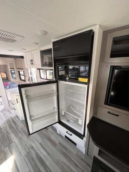 New 2024 Jayco Jay Feather 27BHB - photo - 15