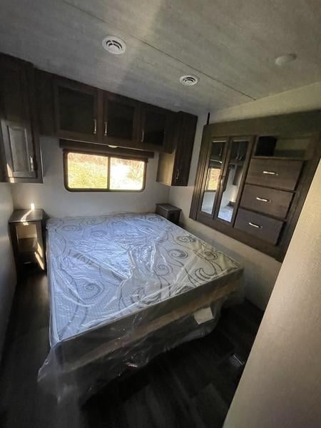 Pre-Owned 2023 Keystone RV Cougar 354FLS - photo - 24