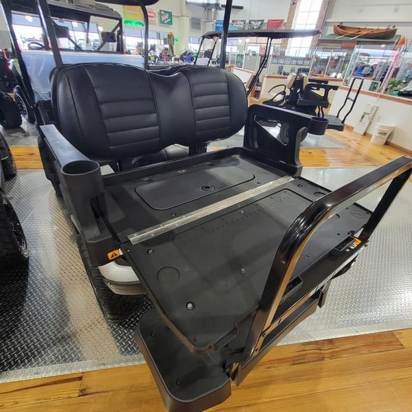 New 2024 E-Z-GO Express™ S4 ELiTE™ Lithium Platinum - photo - 7