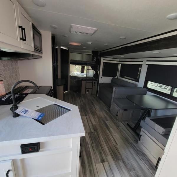 New 2024 Jayco Jay Feather 27BHB - photo - 30