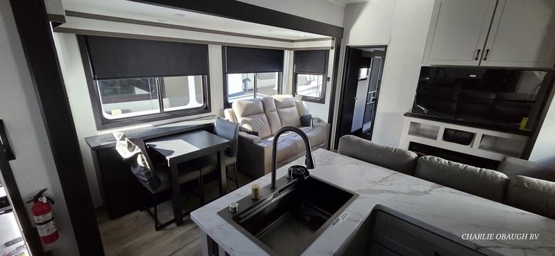 New 2026 Jayco Seismic 395 - photo - 8