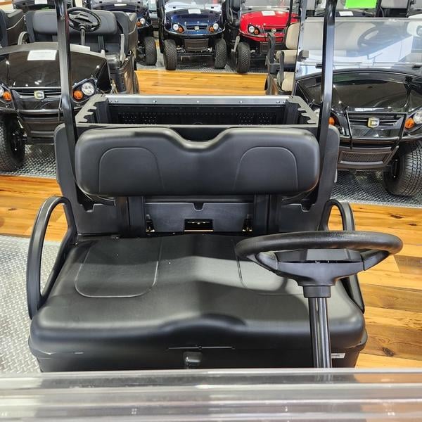 New 2024 Cushman® HAULER 800X - photo - 7