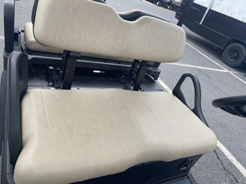New 2023 Cushman® Shuttle™ 2+2 ELiTE Lithium Electric - photo - 5