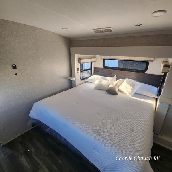 New 2025 Jayco North Point 381CKRE - photo - 26