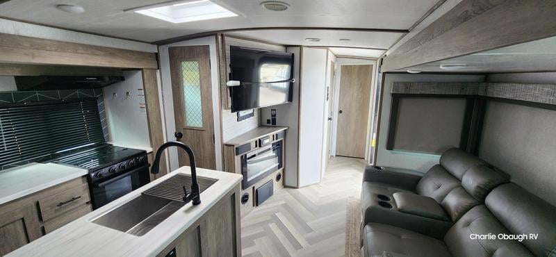 Pre-Owned 2022 Forest River Salem Hemisphere 310BHI - photo - 13