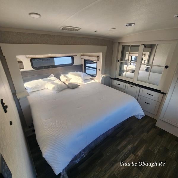 New 2025 Jayco North Point 381CKRE - photo - 25