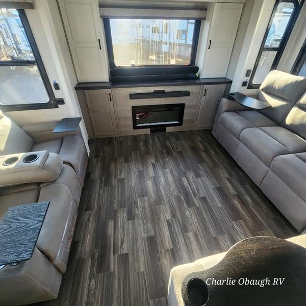 New 2025 Jayco North Point 381CKRE - photo - 16