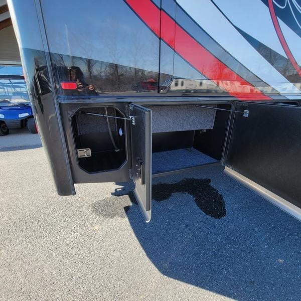 Pre-Owned 2020 Jayco Seneca 37HJ - photo - 8