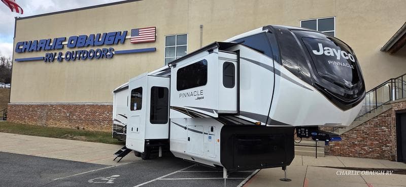 2026 Jayco Pinnacle 39FLOK Photo in Staunton VA 24401