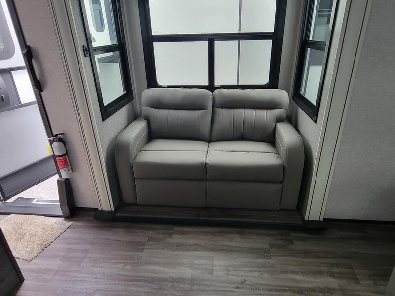 New 2023 Jayco "SALE PENDING" North Point 380RKGS - photo - 10