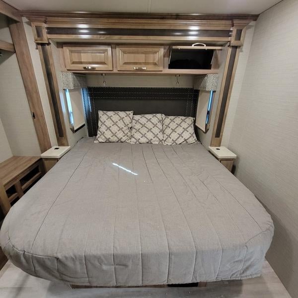 Pre-Owned 2020 Jayco Seneca 37HJ - photo - 47