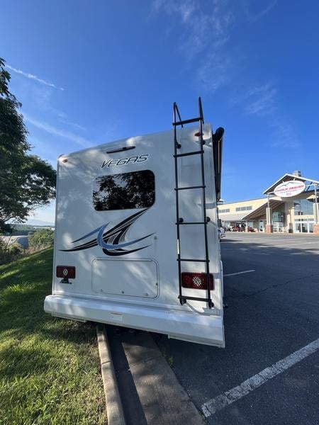 2022 Thor Motor Coach Vegas® RUV 24.1 Photo in Staunton VA 24401