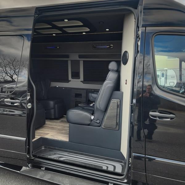 New 2025 Midwest Automotive Designs J-CLUB - photo - 22