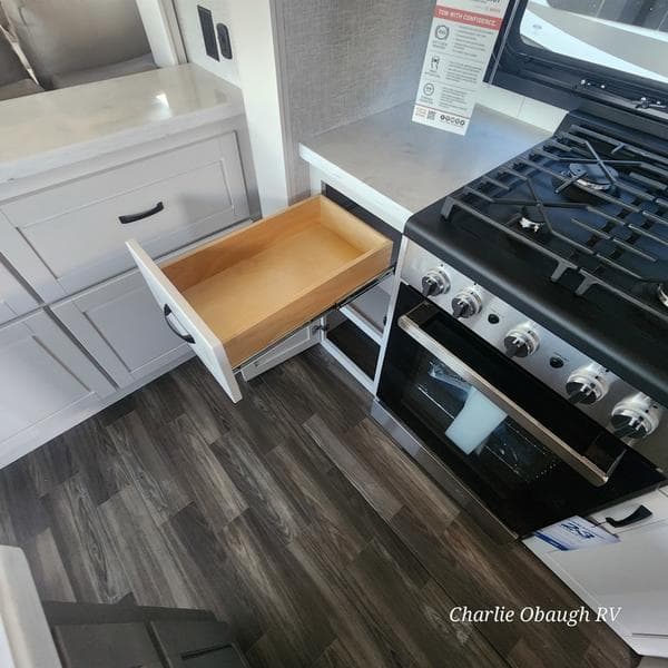 New 2025 Jayco North Point 381CKRE - photo - 20