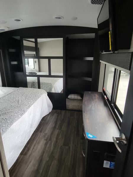 New 2023 Jayco "SALE PENDING" North Point 380RKGS - photo - 28