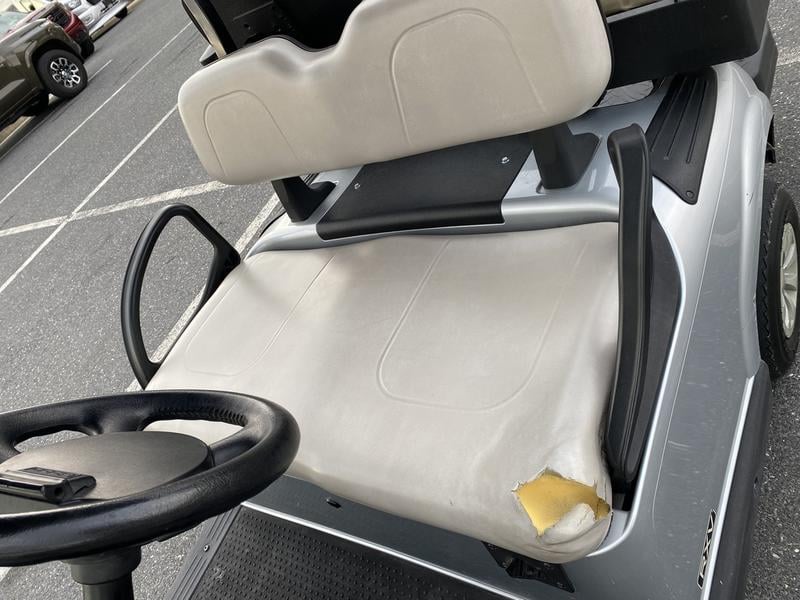 Pre-Owned 2019 E-Z-GO RXV® Electric - photo - 8