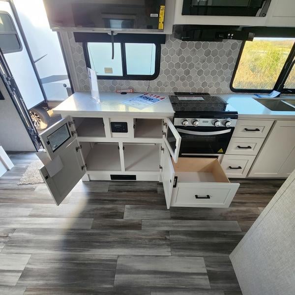 New 2025 Jayco Jay Feather 19MRK - photo - 20