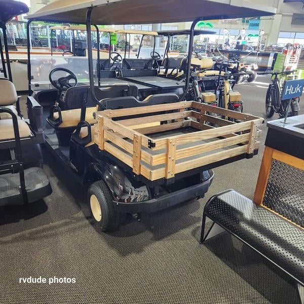 New 2023 Cushman® Shuttle™ 4 ELiTE Lithium Electric - photo - 6