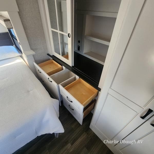 New 2025 Jayco North Point 381CKRE - photo - 27