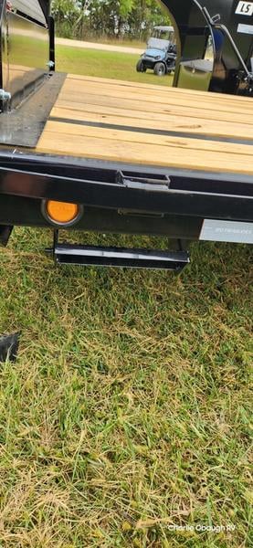 New 2026 PJ Trailers LX: Low-Pro Flatdeck w/8k Axles LXQ3082BSWK - photo - 10
