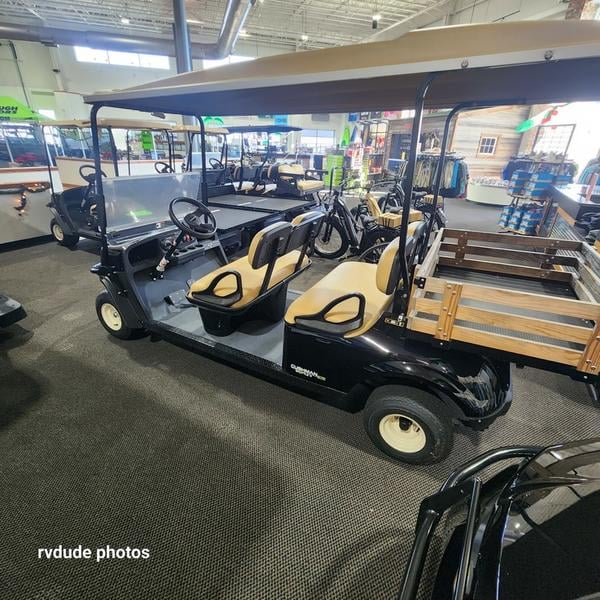 2023 Cushman® Shuttle™ 4 ELiTE Lithium Electric Photo in Staunton VA 24401