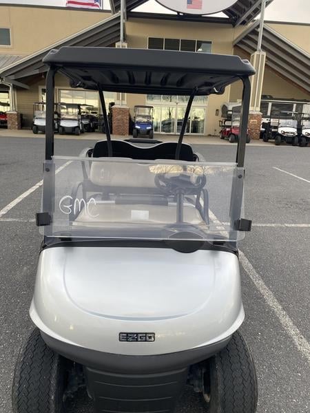 Pre-Owned 2019 E-Z-GO RXV® Electric - photo - 9