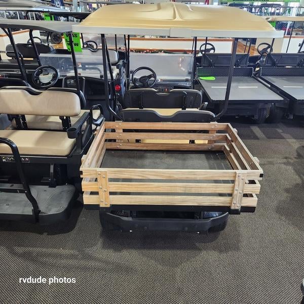 New 2023 Cushman® Shuttle™ 4 ELiTE Lithium Electric - photo - 5