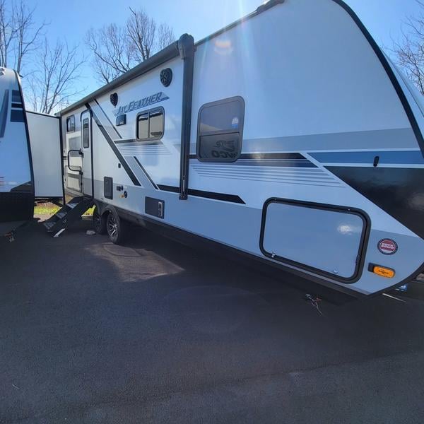 2024 Jayco Jay Feather 24BH Photo in Staunton VA 24401