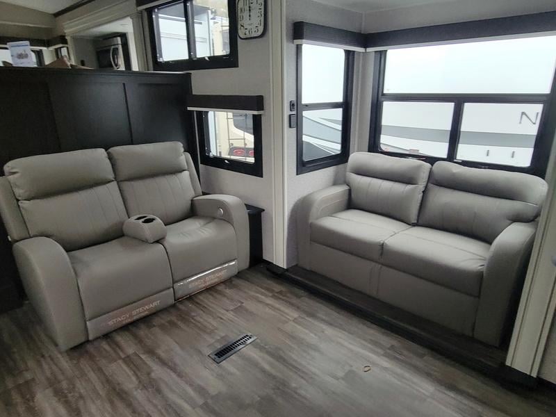 New 2023 Jayco "SALE PENDING" North Point 380RKGS - photo - 8