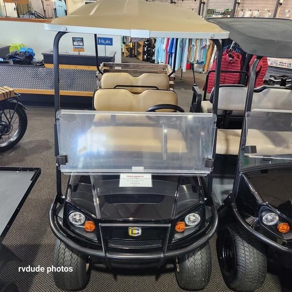 2023 Cushman® Shuttle™ 4 ELiTE Lithium Electric Photo in Staunton VA 24401