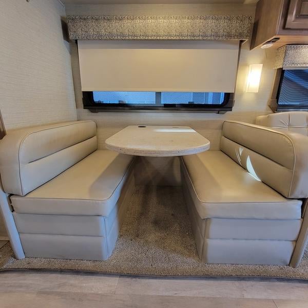 Pre-Owned 2020 Jayco Seneca 37HJ - photo - 23
