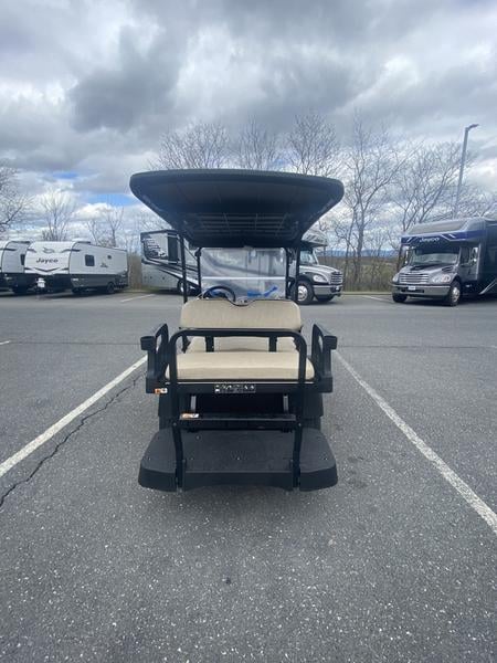 2023 Cushman® Shuttle™ 2+2 ELiTE Lithium Electric Photo in Staunton VA 24401